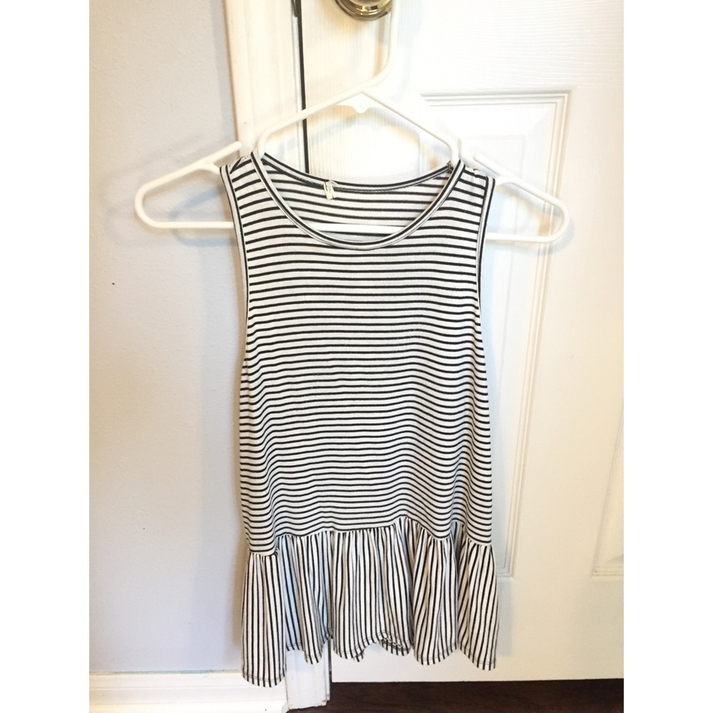 🌺 Ginger G - Striped Peplum Tank 🌺